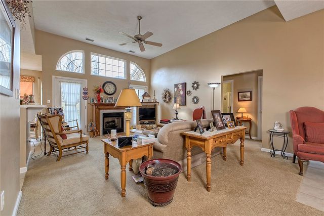 6015 Triple Crown Cir, Hempfield Twp, PA 15601