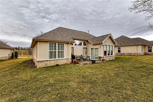 6015 Triple Crown Cir, Hempfield Twp, PA 15601