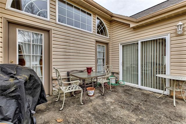 6015 Triple Crown Cir, Hempfield Twp, PA 15601