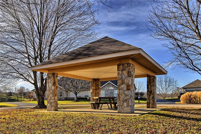 6015 Triple Crown Cir, Hempfield Twp, PA 15601