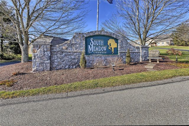 6015 Triple Crown Cir, Hempfield Twp, PA 15601