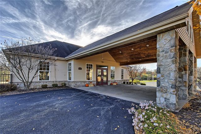 6015 Triple Crown Cir, Hempfield Twp, PA 15601