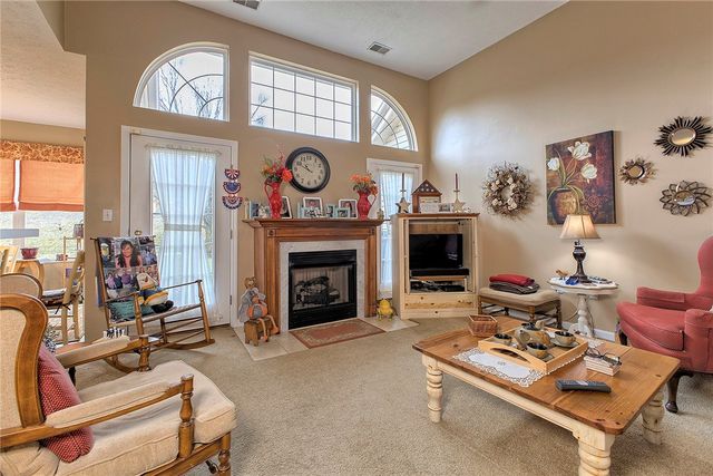 6015 Triple Crown Cir, Hempfield Twp, PA 15601