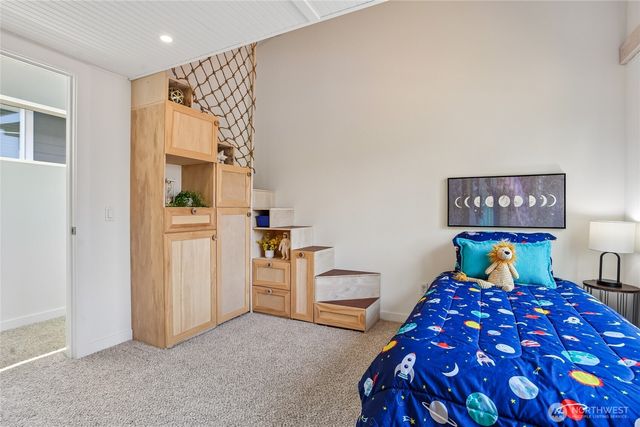 1018 NE 103rd Street, Seattle, WA 98125