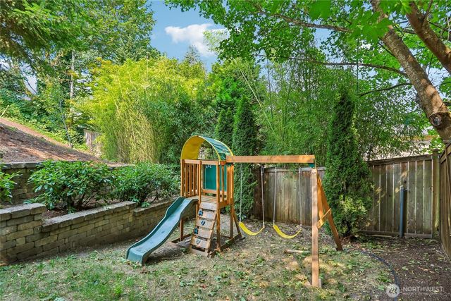 1018 NE 103rd Street, Seattle, WA 98125