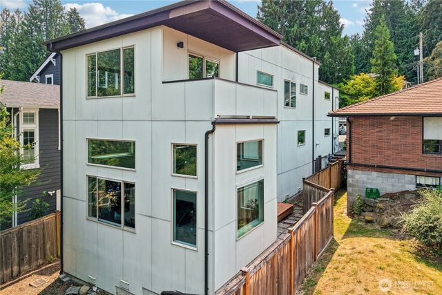 1018 NE 103rd Street, Seattle, WA 98125
