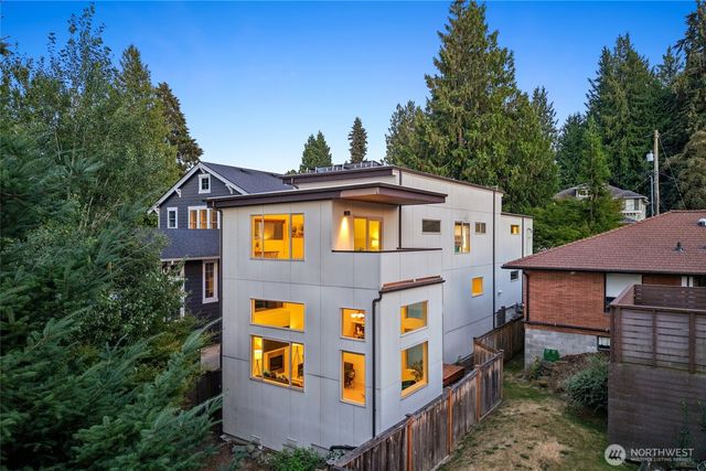 1018 NE 103rd Street, Seattle, WA 98125