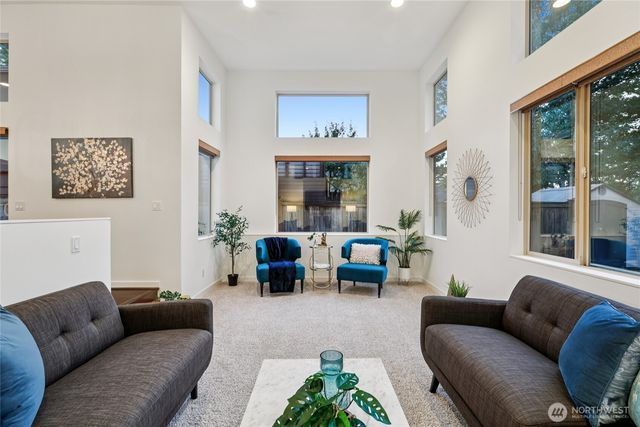 1018 NE 103rd Street, Seattle, WA 98125