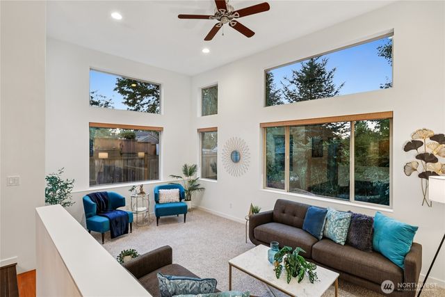 1018 NE 103rd Street, Seattle, WA 98125