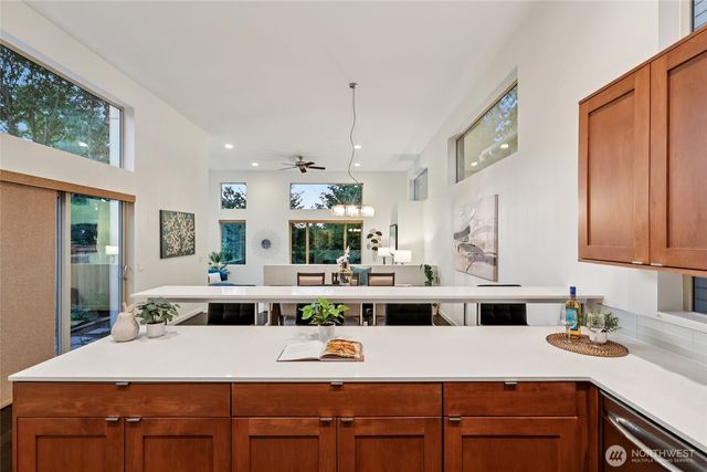 1018 NE 103rd Street, Seattle, WA 98125