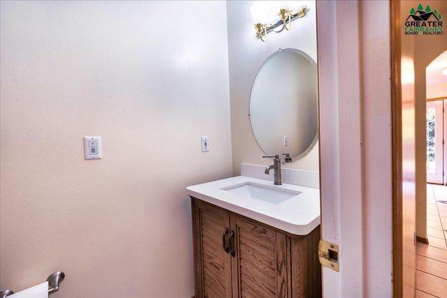 1211 VASI WAY, North Pole, AK 99705