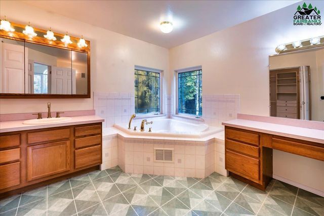 1211 VASI WAY, North Pole, AK 99705