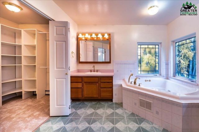 1211 VASI WAY, North Pole, AK 99705