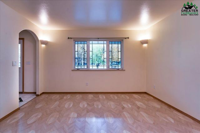 1211 VASI WAY, North Pole, AK 99705