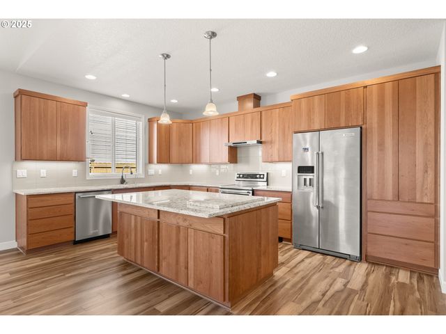 117 Nw CANYON CREEK Dr, Mc Minnville, OR 97128