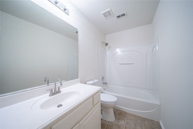 9601 Links Fairway Drive, Rowlett, TX 75089