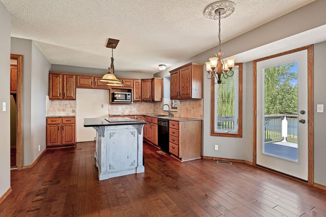 10018 W Greenspoint St, Wichita, KS 67205