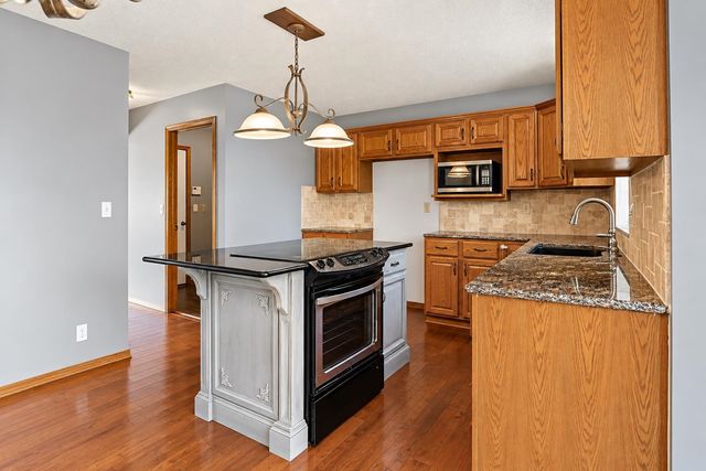 10018 W Greenspoint St, Wichita, KS 67205