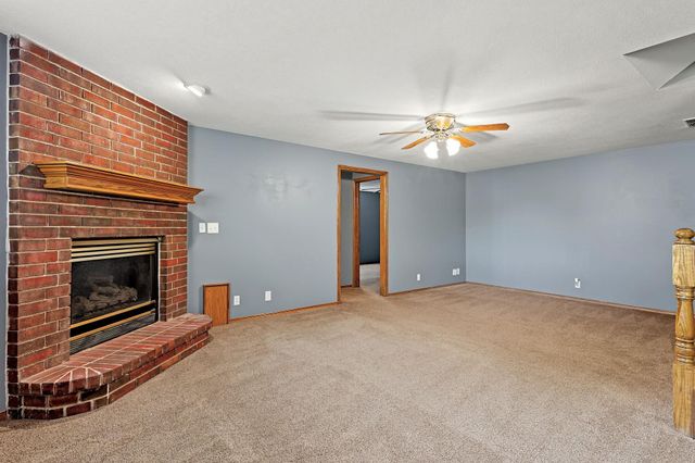10018 W Greenspoint St, Wichita, KS 67205