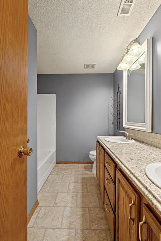 10018 W Greenspoint St, Wichita, KS 67205