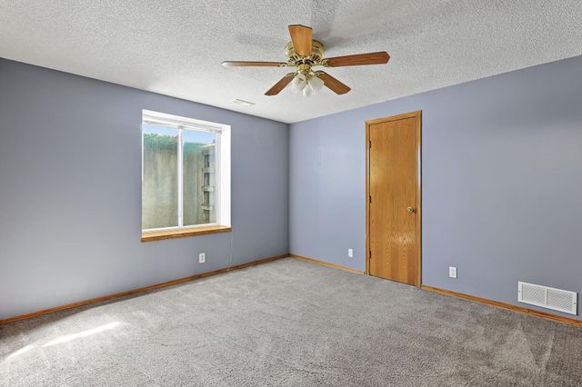 10018 W Greenspoint St, Wichita, KS 67205