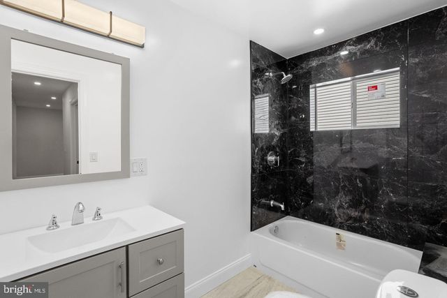2116 N FRANKLIN ST, Philadelphia, PA 19122