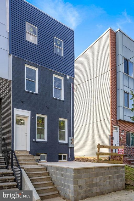 2116 N FRANKLIN ST, PHILADELPHIA, PA 19122 — exterior