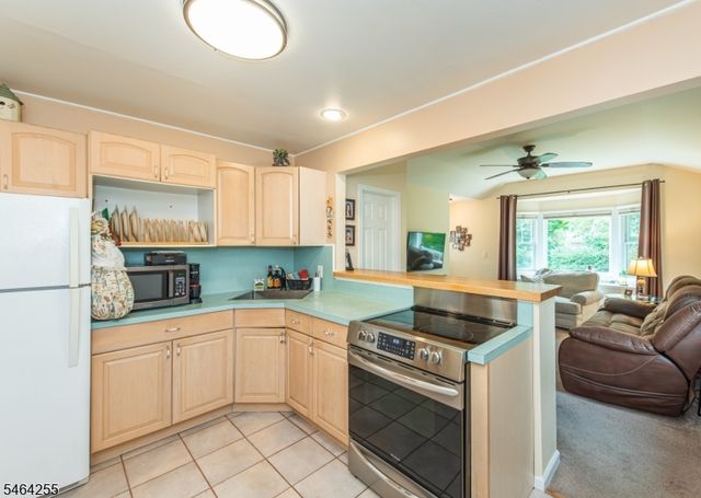 109 Chesapeake Ave, Parsippany-troy Hills Twp., NJ 07034