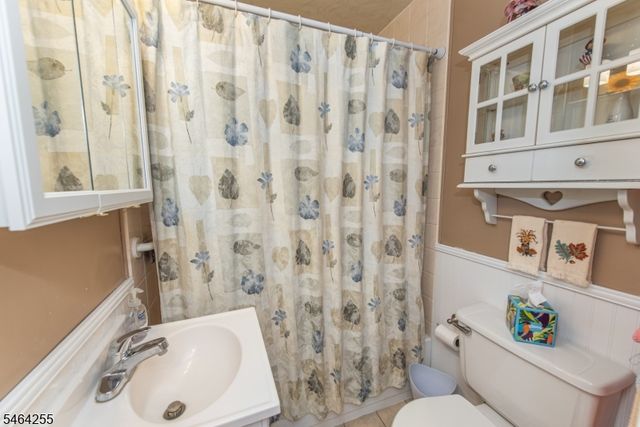 109 Chesapeake Ave, Parsippany-troy Hills Twp., NJ 07034