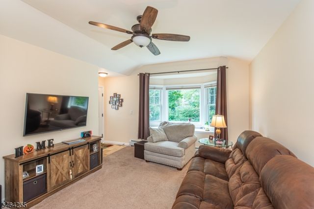 109 Chesapeake Ave, Parsippany-troy Hills Twp., NJ 07034