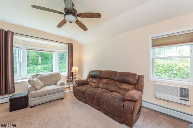 109 Chesapeake Ave, Parsippany-troy Hills Twp., NJ 07034
