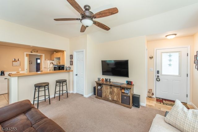 109 Chesapeake Ave, Parsippany-troy Hills Twp., NJ 07034