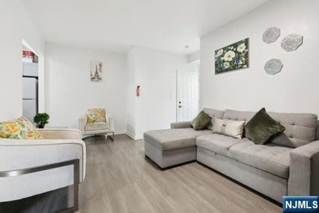 7 Laird Place, Cliffside Park, NJ 07010