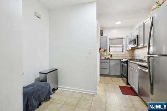 7 Laird Place, Cliffside Park, NJ 07010