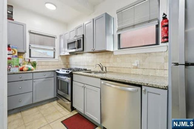 7 Laird Place, Cliffside Park, NJ 07010