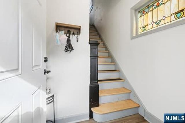 7 Laird Place, Cliffside Park, NJ 07010