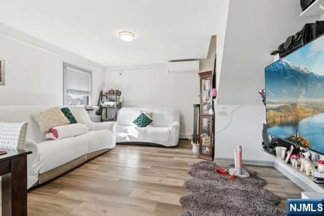 7 Laird Place, Cliffside Park, NJ 07010