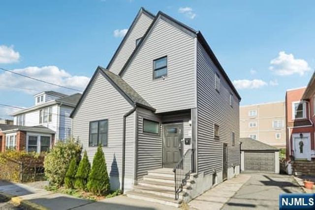 7 Laird Place, Cliffside Park, NJ 07010