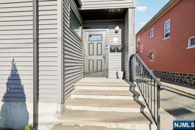 7 Laird Place, Cliffside Park, NJ 07010