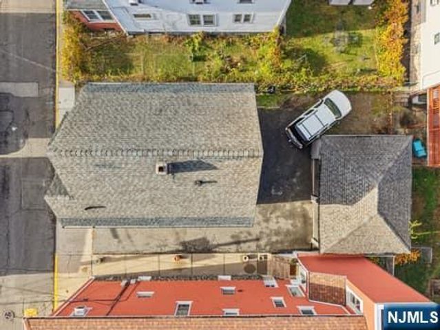 7 Laird Place, Cliffside Park, NJ 07010