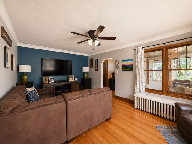 470 MARGUERITE Street, Elgin, IL 60123