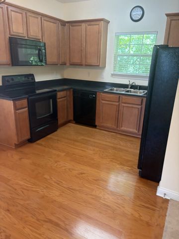 6952 Highway 70 S Apt 107, Nashville, TN 37221
