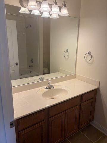 6952 Highway 70 S Apt 107, Nashville, TN 37221