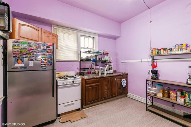 8119 S Escanaba Avenue, Chicago, IL 60617