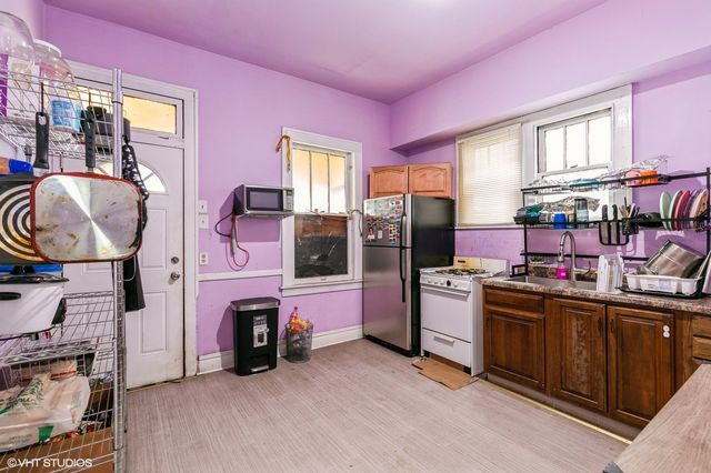 8119 S Escanaba Avenue, Chicago, IL 60617