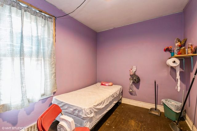 8119 S Escanaba Avenue, Chicago, IL 60617