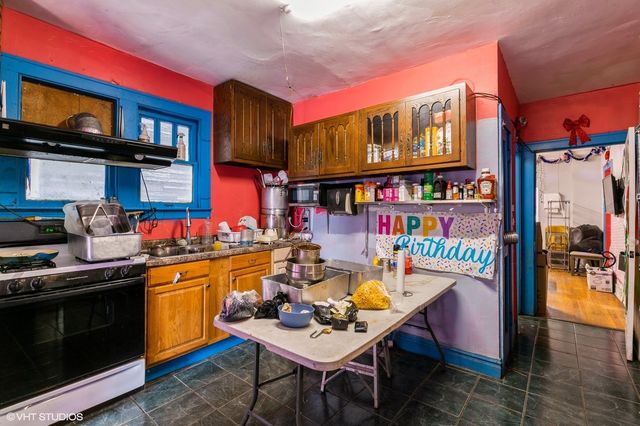 8119 S Escanaba Avenue, Chicago, IL 60617