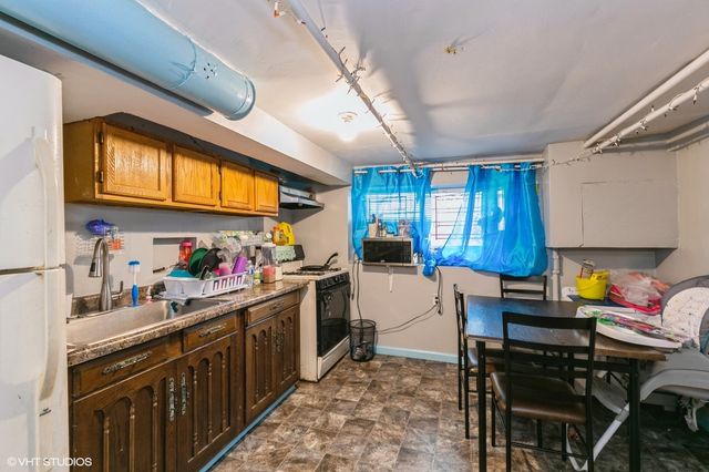8119 S Escanaba Avenue, Chicago, IL 60617