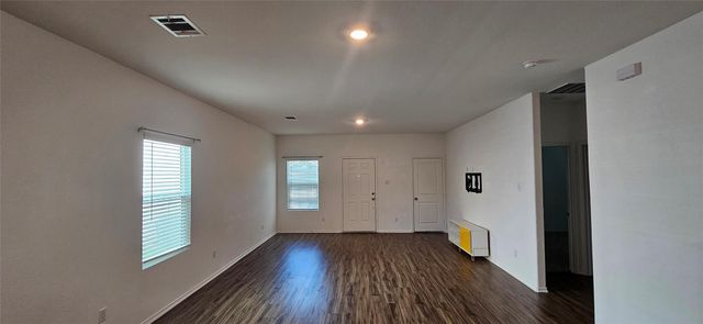 325 Geode GLN, San Marcos, TX 78656