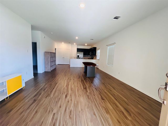 325 Geode GLN, San Marcos, TX 78656